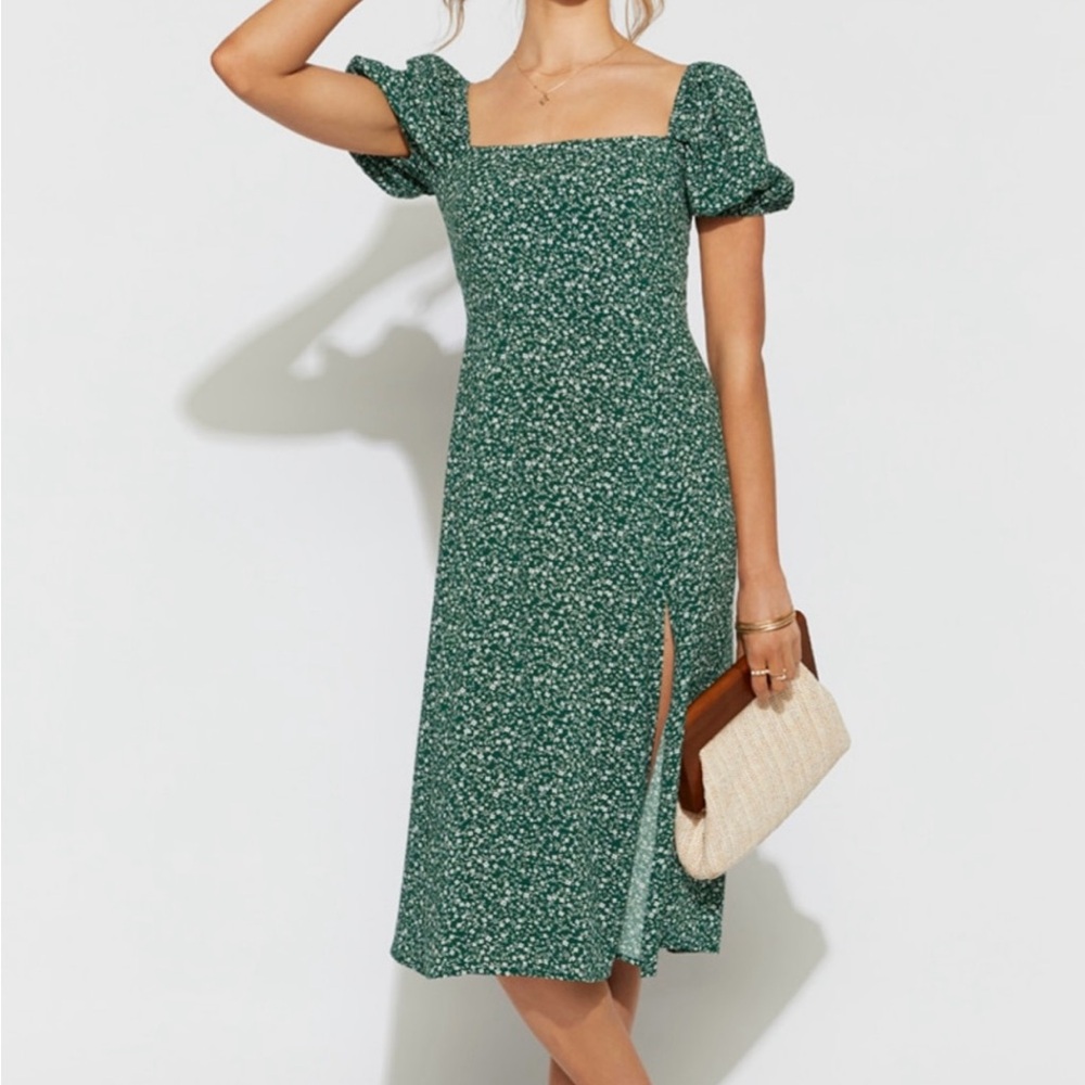 Francesca's Collections Green Floral Midi Dress